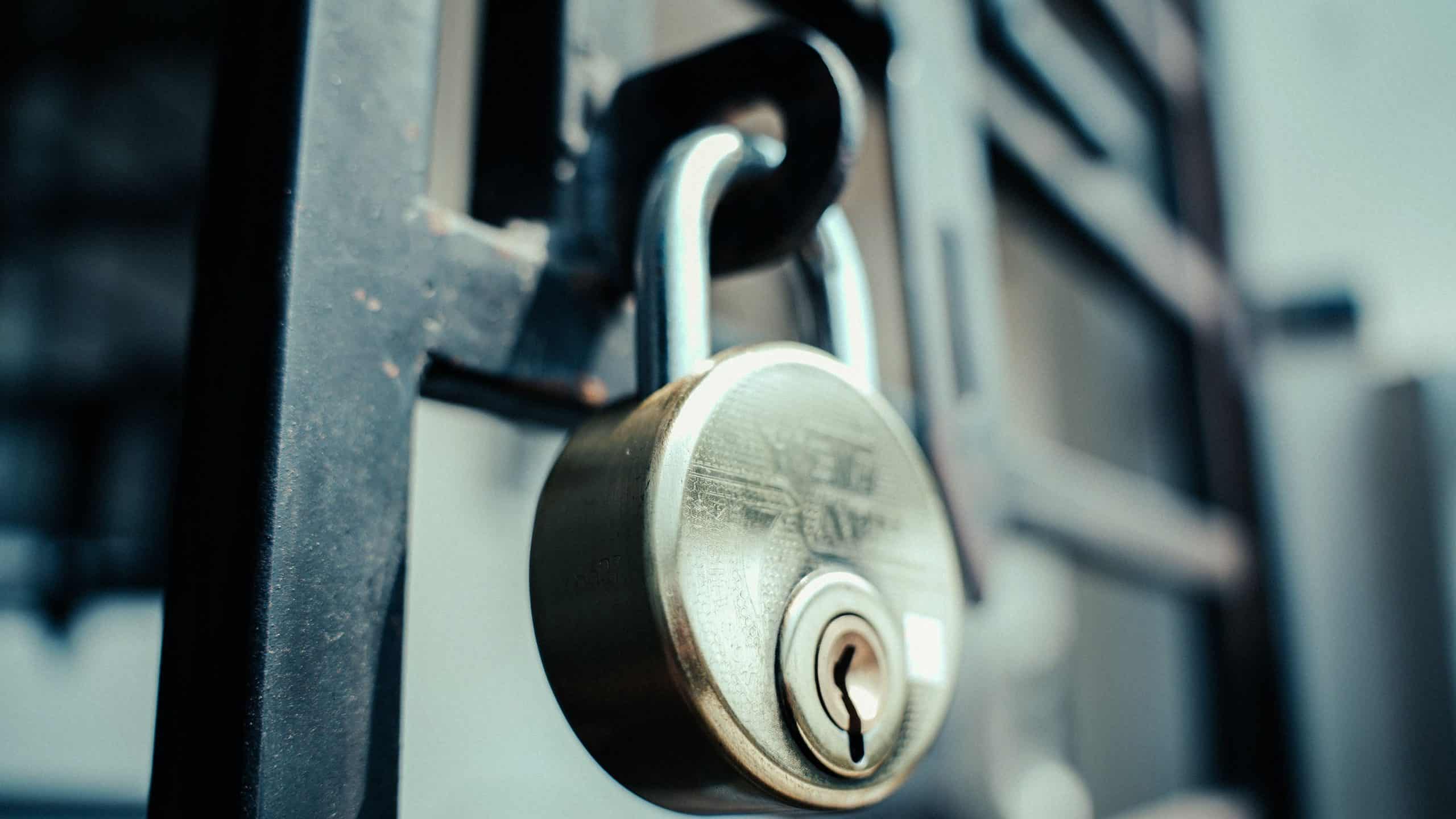 Staying Safe & Spotting Scams